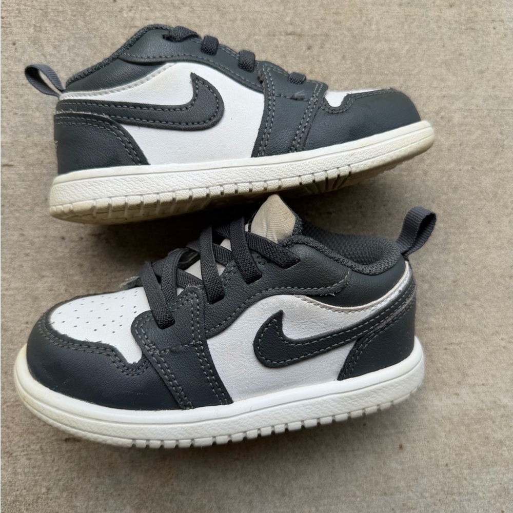 JORDAN 1 LOW ALT (TODDLER) Gray & White Low-Top Sneakers 8C